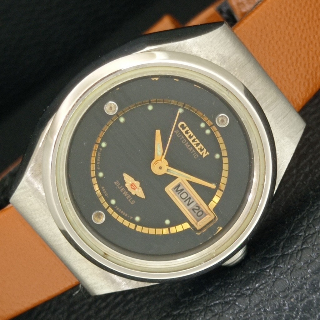 Vintage 1973 Citizen Automatic Womans Silver Watch WDaydate  Gold Accents